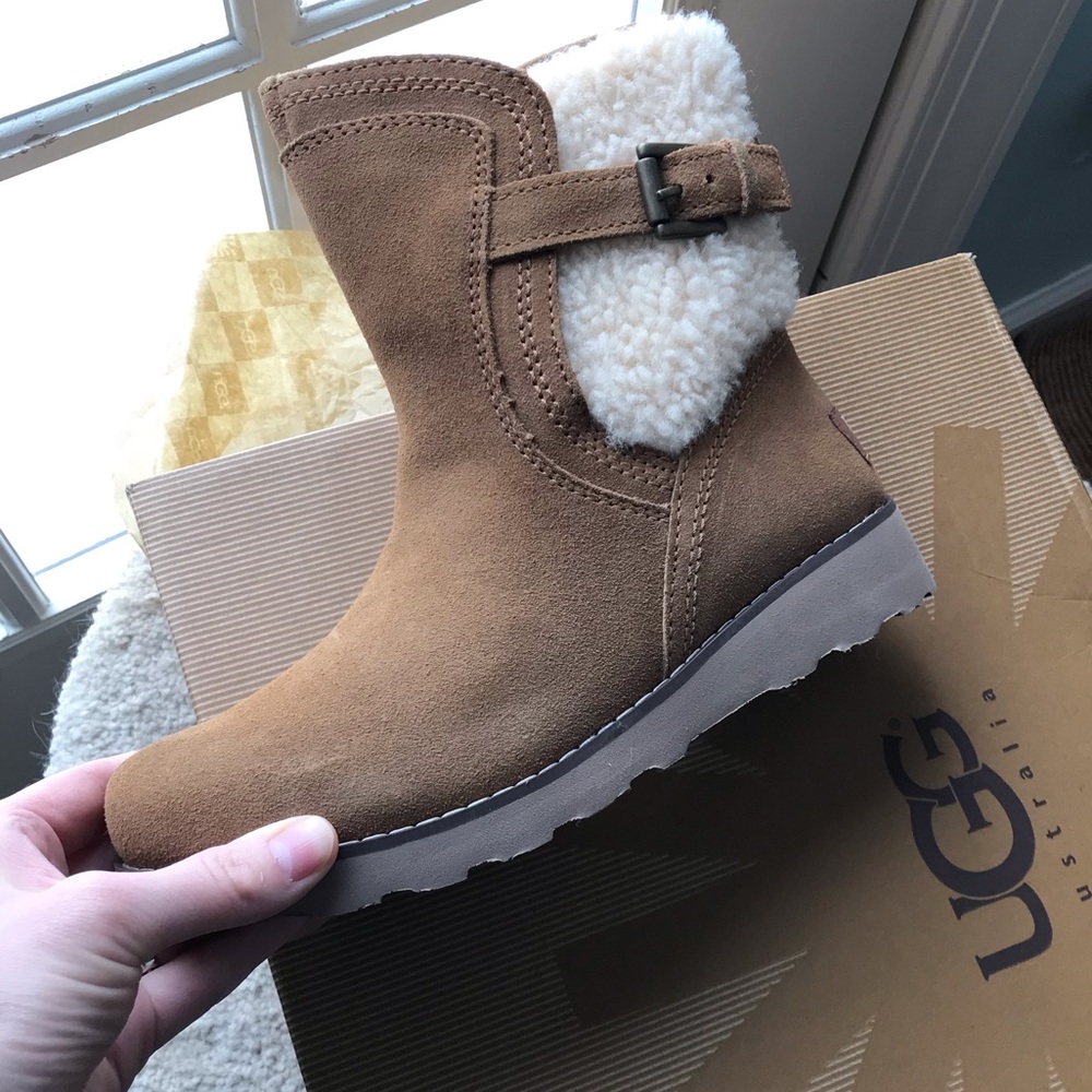 Brand new Ugg boots Youth size 3
